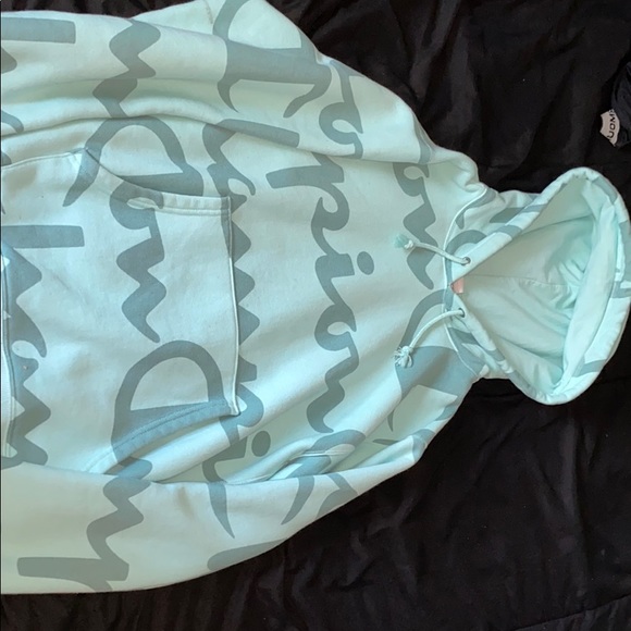 Champion Tops - Medium Champion Hoodie
